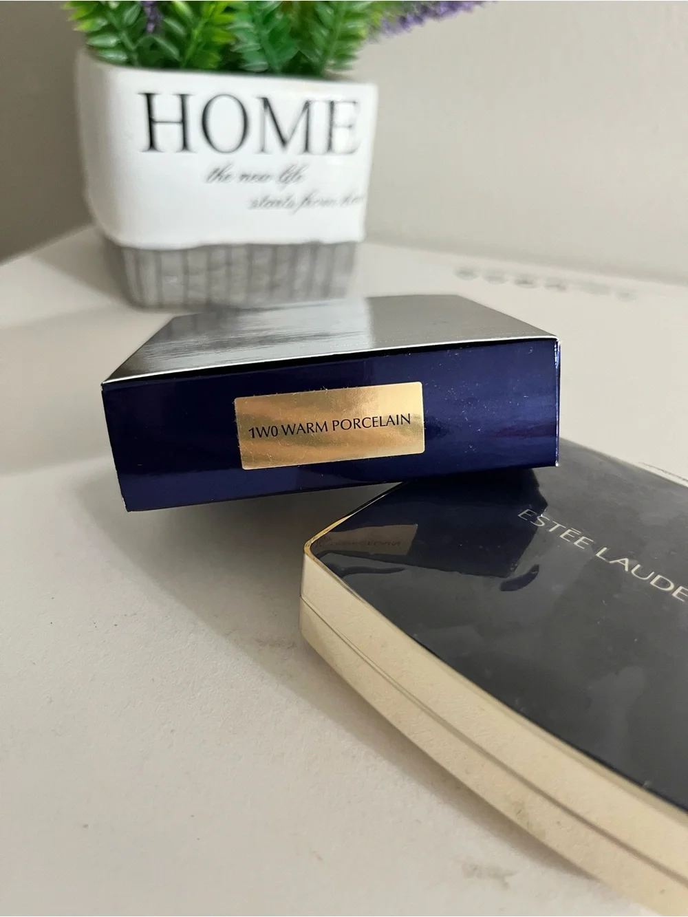 Estee Lauder shade 1w0